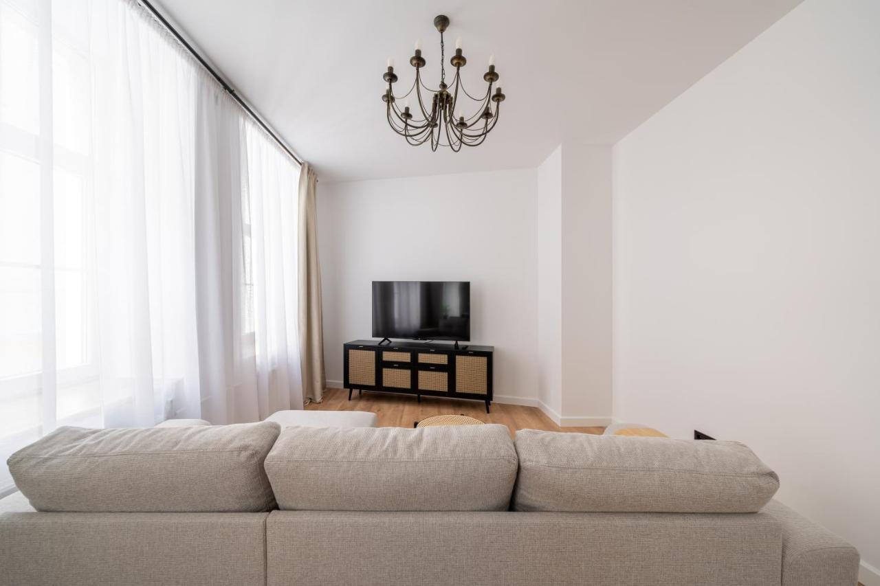Spacious 1-Bedroom Apartment In The Heart Of Old Town Рига Экстерьер фото