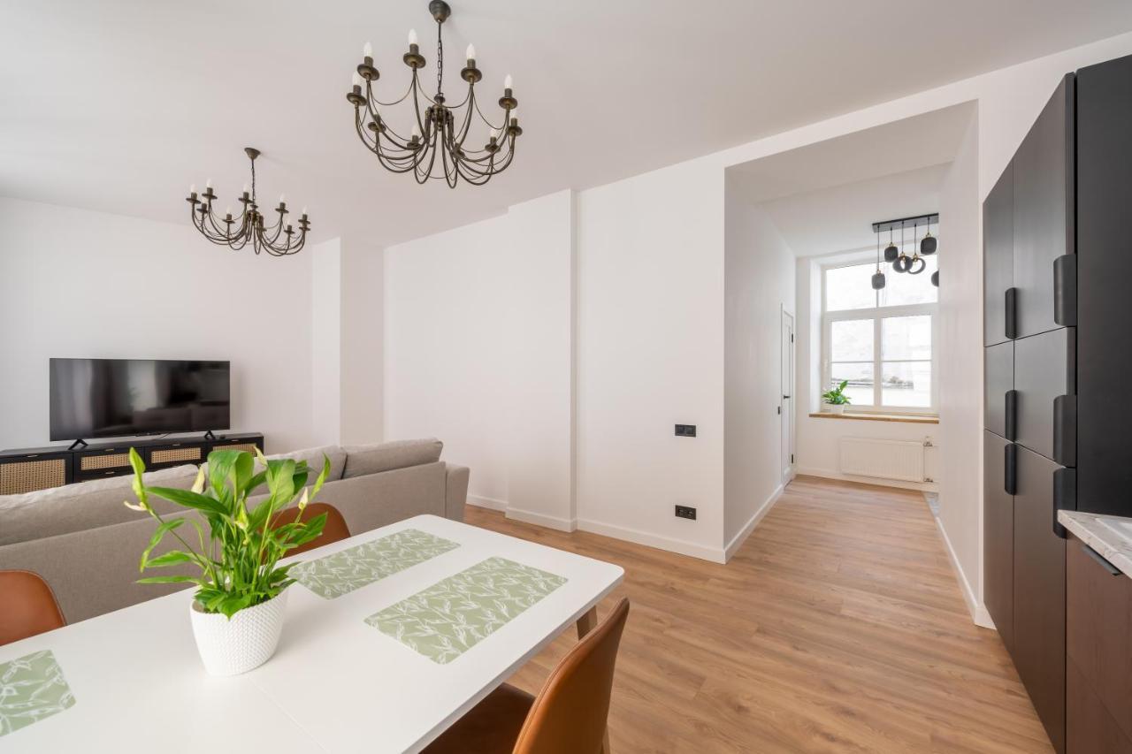 Spacious 1-Bedroom Apartment In The Heart Of Old Town Рига Экстерьер фото