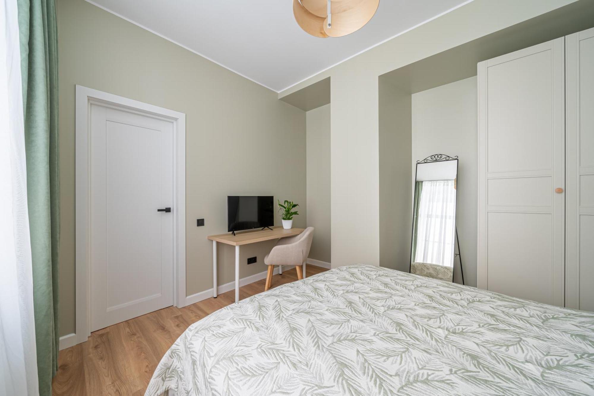 Spacious 1-Bedroom Apartment In The Heart Of Old Town Рига Экстерьер фото