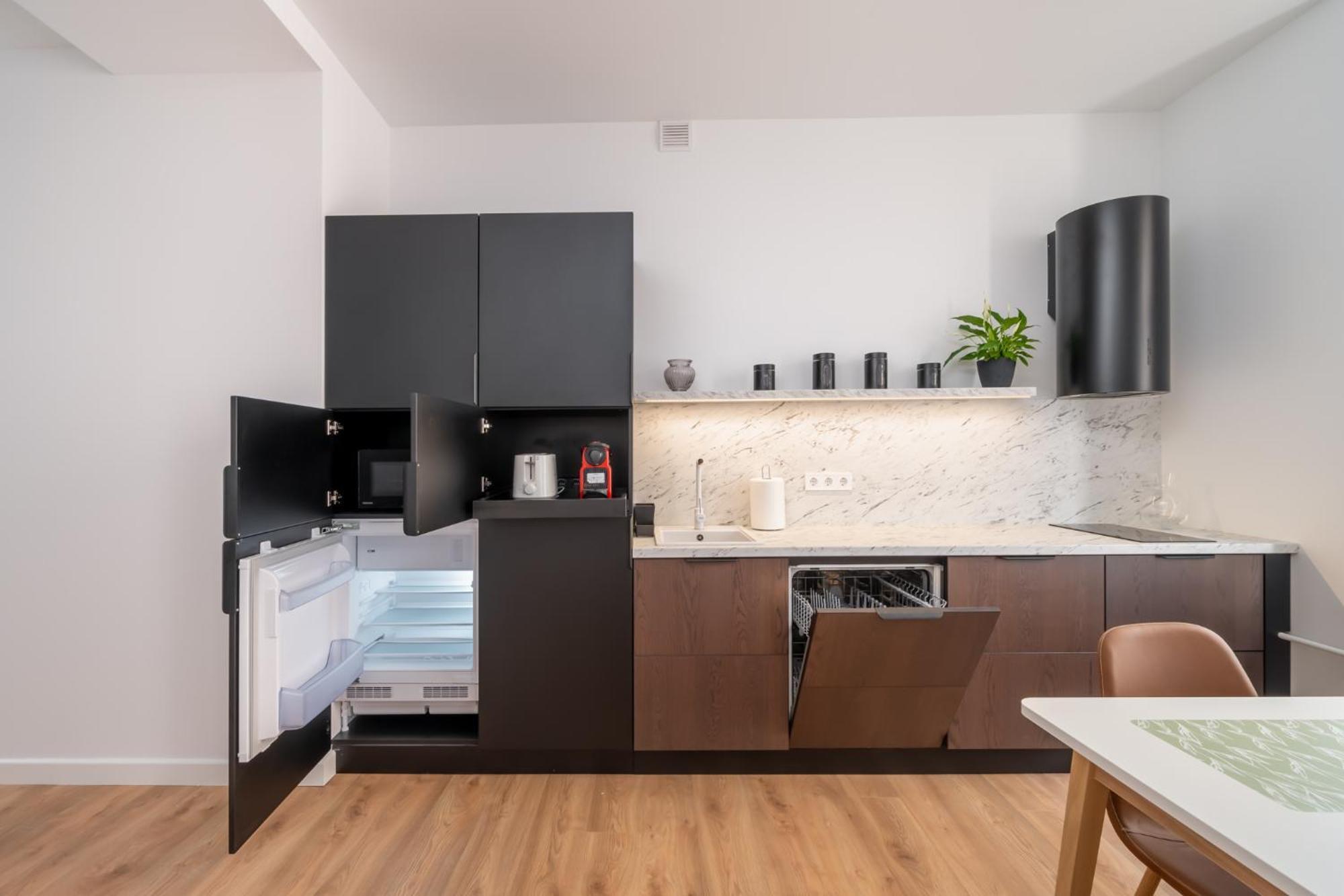 Spacious 1-Bedroom Apartment In The Heart Of Old Town Рига Экстерьер фото